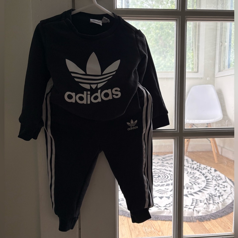 Adidas sweatsuit 12-18m